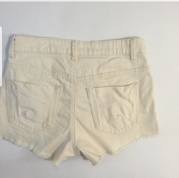 MOSSIMO SHORT FLORAL CROCHET HIGH RISE CREAM 15 - Picture 2 of 4